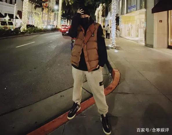 PGone向疫区捐款10万,钱是从国外挣来的,刚把家里的债务给还清