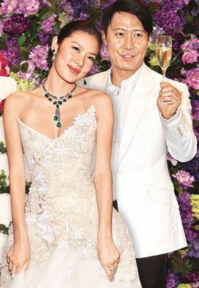 39岁乐基儿近照胖成大妈,曾败光前夫8亿,后携1.5亿二嫁闺蜜前夫