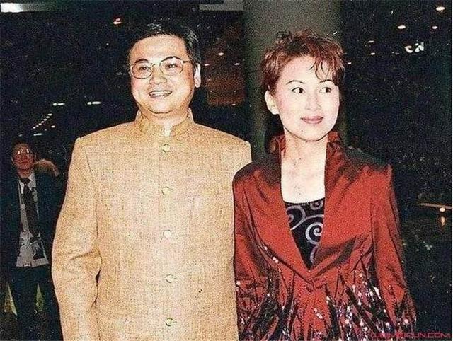 可悲的陈秀雯:被老公败光家产不离婚,还和妹妹断交逼得儿子自闭