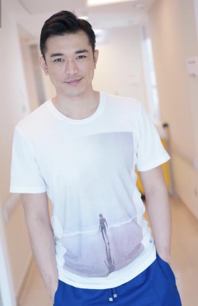 41岁知名男星再得子!圈外老婆为其6年生3胎,他曾为事业多次改名