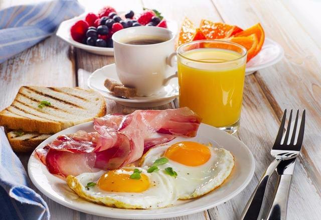 专家教你如何吃好早餐，哪些食物是有营养的，不妨来学习一下