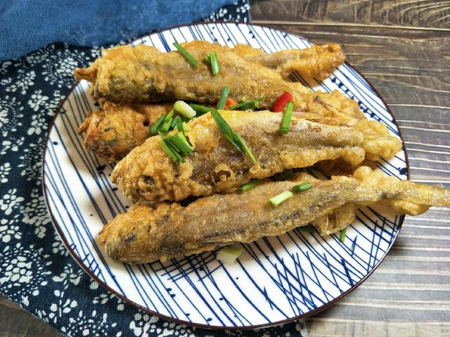 干炸小黄鱼,教你1个好方法,出锅又酥又脆,凉了也不硬