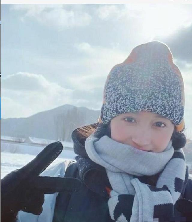 关晓彤爱查岗鹿晗?知情人:她很在乎鹿晗,普通人评价是“显摆”