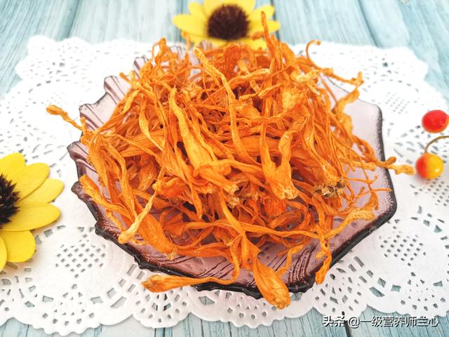 虫草花和冬虫夏草有很大区别,了解后,你还会喝虫草花炖鸡汤吗?