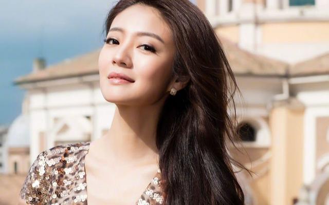 唯一让豪门倒追的女星,婚后被宠成小公主,生子后男方奖励5.4亿