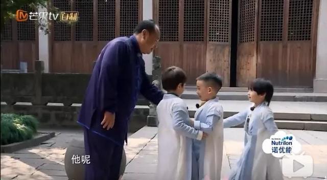嗯哼不愧是10后梗王,哈哈哈哈哈