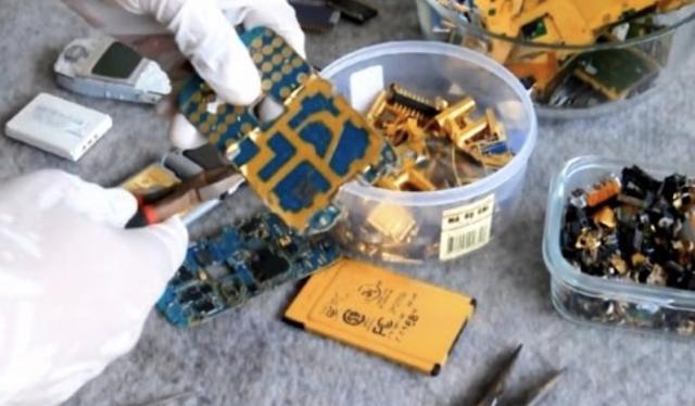 旧iPhone里藏着金矿银矿稀土矿,苹果正在用机器人变废为宝