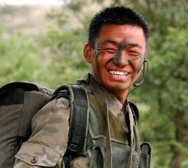 新评古今人物之岳云鹏王宝强:小岳不“贱”,“傻根”不傻。