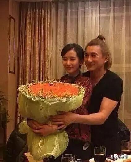 吴奇隆偷吃刘诗诗月子餐?复出后胖成“她奶奶”