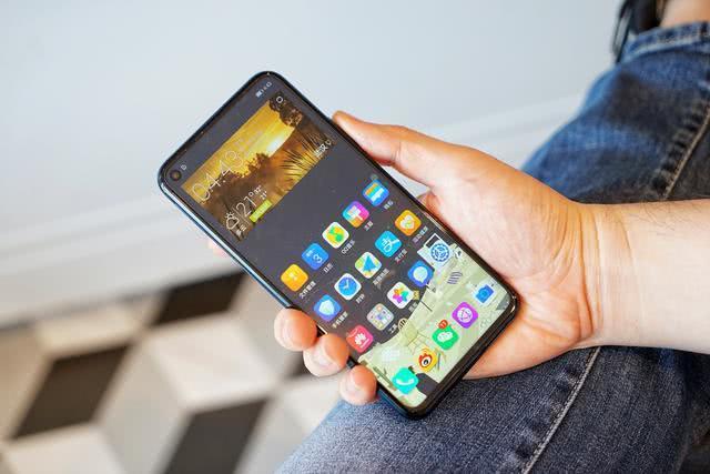 华为更胜一筹,全面屏+麒麟980,比iPhone 11还便宜2800