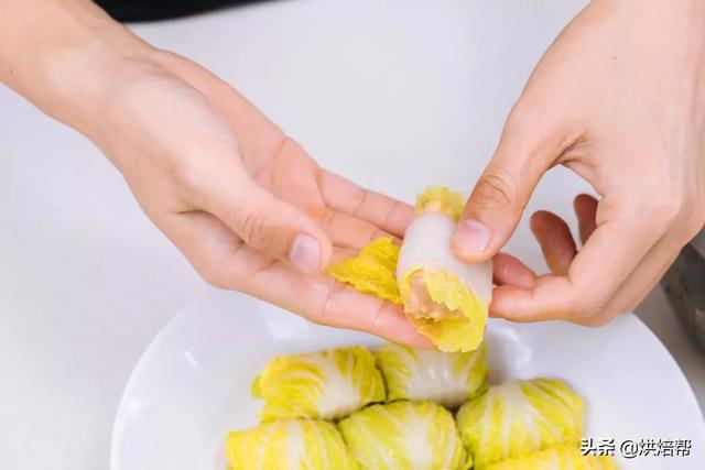 娃娃菜鸡肉卷做法,清淡爽口,解一解过年的油腻