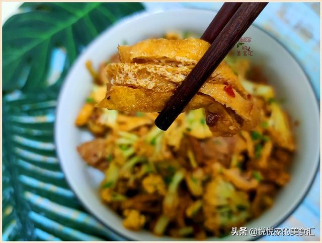 每到冬季，最馋豆腐这种做法，柔软筋道鲜味浓，次次米饭不够吃