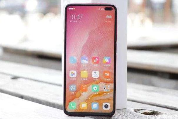 红米放大招!120HZ+6400w+骁龙865+4500毫安,荣耀V30处境尴尬