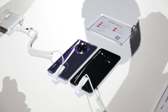无论是从整体性能比,还是销量上看,华为Mate 30都不是苹果对手