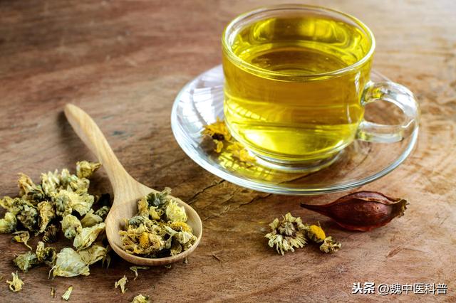 人到中年,肝虚“4不好”!提醒:3不贪、3经常,有助春季护肝
