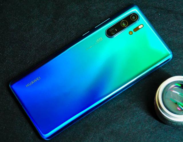 华为拍照王跌价1300,当初要价5488,128GB+EMUI10
