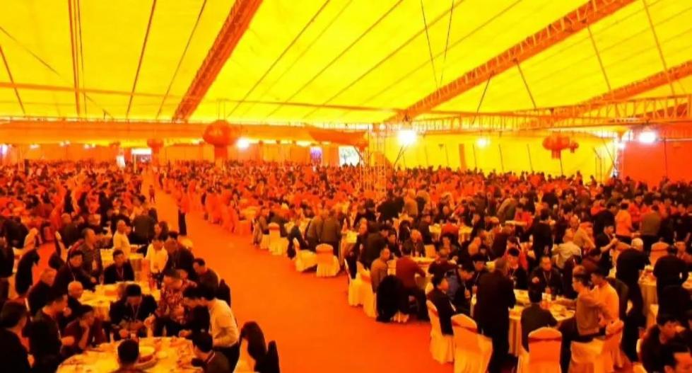 △1月22日，嘉排村举办大型宴席，共350余桌，3500余人参加
