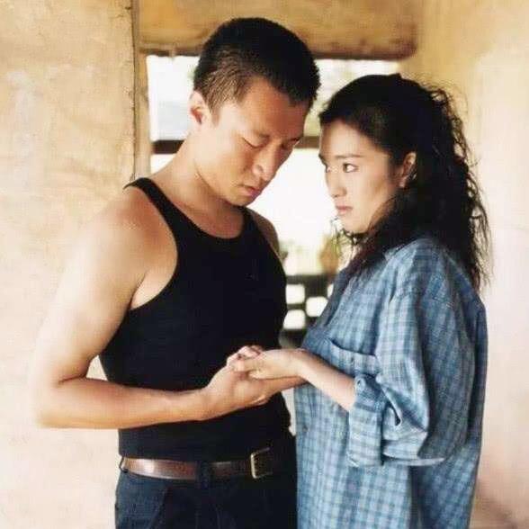 《新世界》中他只爱小朵妈,而18年前,却辜负了单亲妈妈丁嘉丽
