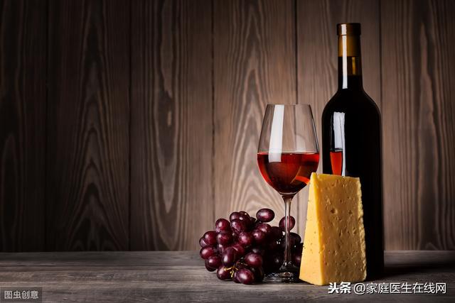 男人喝葡萄酒,有这5个好处,但要适量喝