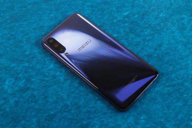 骁龙855+UFS3.0+4500mAh,已降至2199,目前性价比颇高