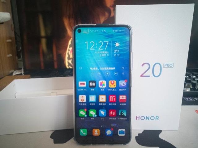 别再问买哪款华为手机了,麒麟980+8GB+双OIS防抖,当前最值得