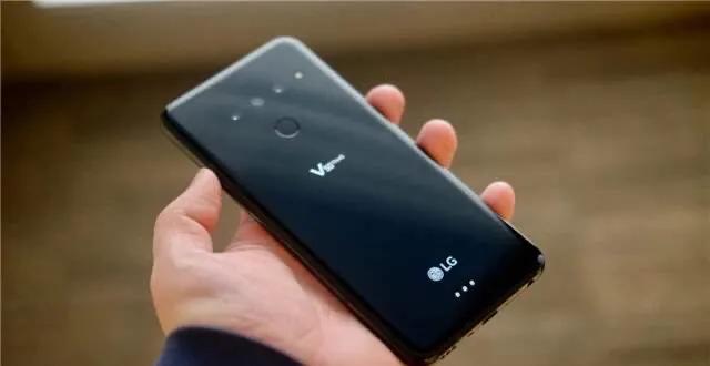 骁龙855+2K屏+5G售价2000元!二手洋垃圾LG V50值得买吗?