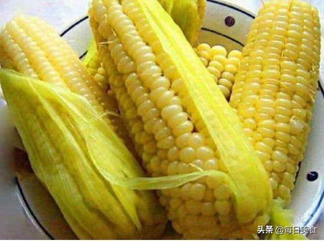 外面卖的煮玉米为何那么香,自己煮的却不香?这其中是有“诀窍”