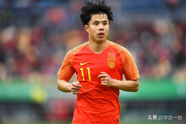 上港终于出手,颜骏凌捐了一些方便面,中超前四就剩国安没动静