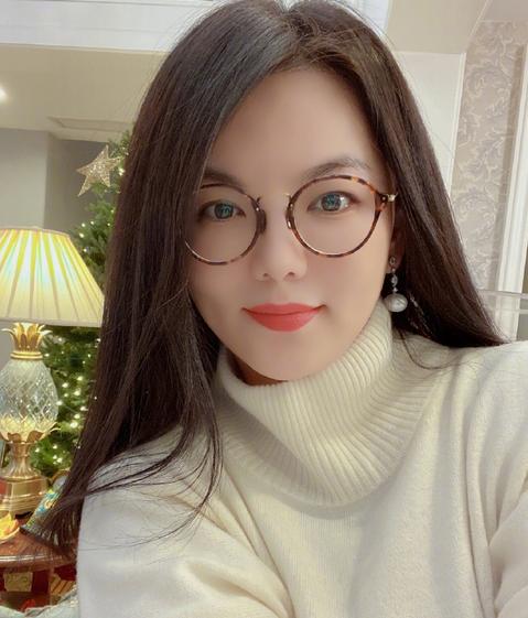 李湘庆44岁生日,评论区炸锅,罕见格式刷屏,娱乐圈或将要大变革