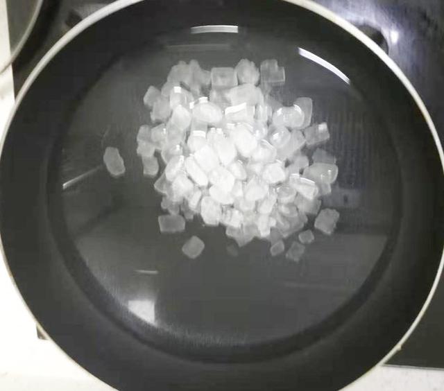 金桔和冰糖这样做,不但润肺止咳还预防感冒,关键孩子还特喜欢吃