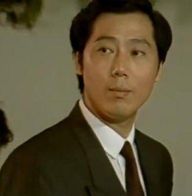 李诚儒家住故宫旁四合院,前妻儿子却住18平小屋,是个“狠”人