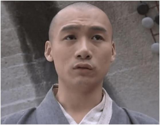 与陶虹是同班同学，曾背负2条人命吸毒入狱，如今46岁成地产大亨