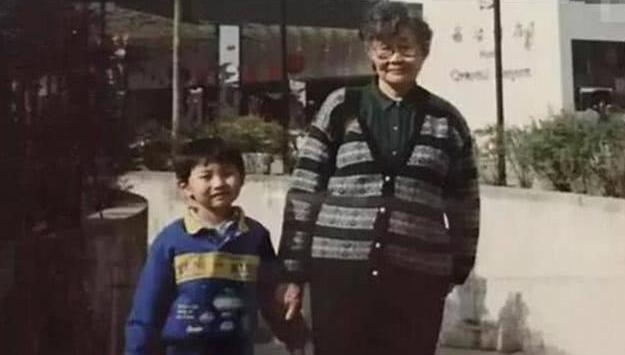 因拍戏与父亲翻脸,戏外合体郭麒麟,爱唐艺昕9年的张若昀变了?