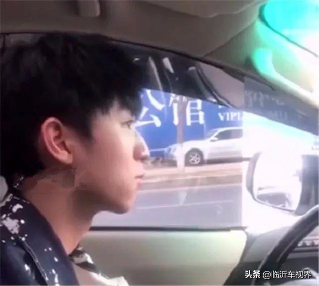 21岁王俊凯开380万豪车现身,网友:这年头谁进娱乐圈都暴富