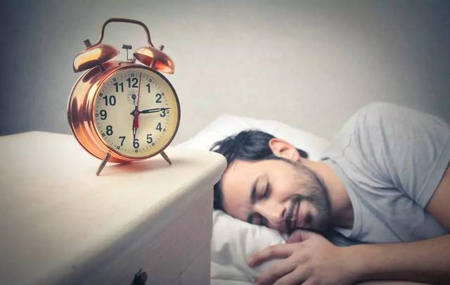 长期熬夜,会给身体带来四大危害!熬夜具体指几点