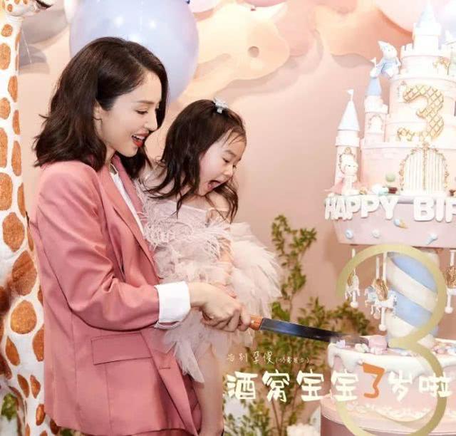 甘薇离婚索赔40亿,董璇李小璐都以离婚收场,原因各异让人唏嘘
