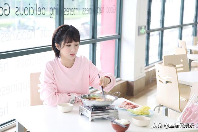 明星情人节哪家强?杨紫李现成最大赢家,陈赫还是不敢晒出张子萱