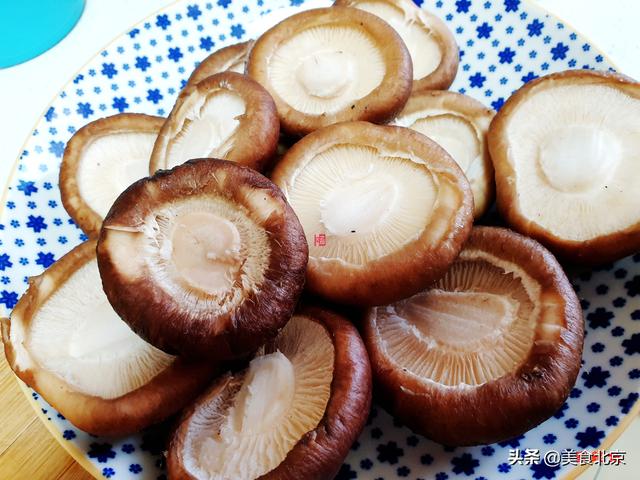 宅家做美食~香菇素鲍鱼，跟鲍鱼一样鲜美，快来试试看
