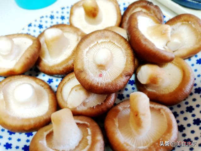 宅家做美食~香菇素鲍鱼,跟鲍鱼一样鲜美,快来试试看