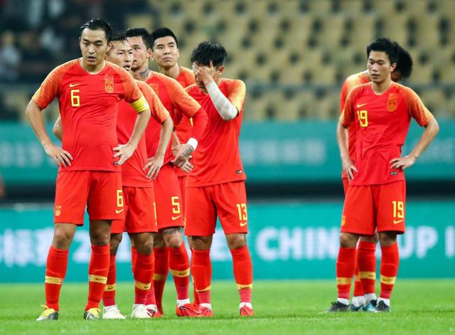 韩国球员抽烟喝酒会被开除！中国足球做不到：酒驾后仍能进国足