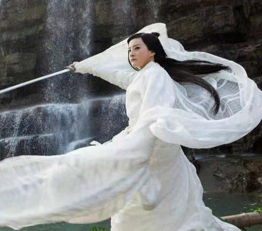 被琼瑶捧红的“婉君”,撒贝宁暗恋了20年,如今依旧单身一人