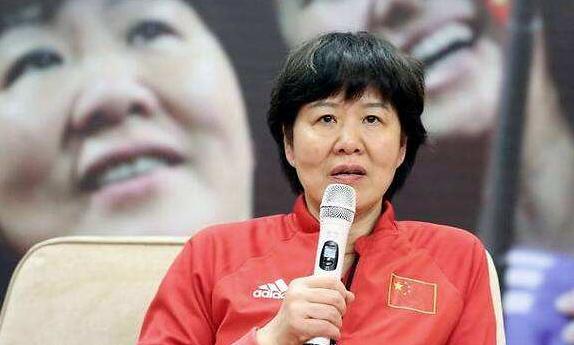 朱婷职业生涯中两个重要的节点,都离不开她的支持