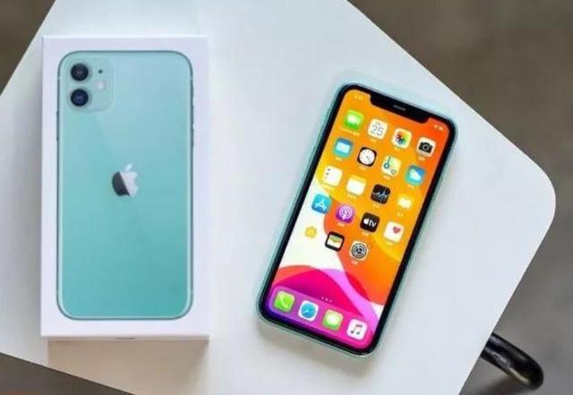 iPhoneX推出时,苹果说领先安卓一年半,如今2年多了安卓还没追上