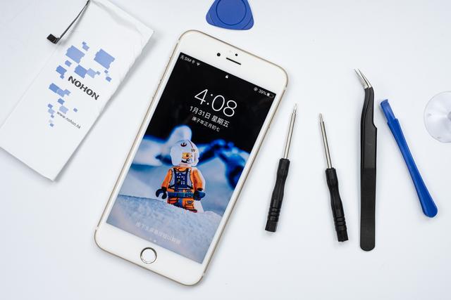 为了让5年前的iPhone 6s Plus恢复续航,如何选择更换电池呢?