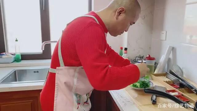 隔离在家里的明星们,真的跟我们一样过着普通的日子吗?