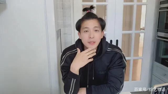隔离在家里的明星们,真的跟我们一样过着普通的日子吗?