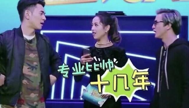李晨无聊到给儿子剃头,侧颜有帅哥模样,网友:想不到娃这么大了