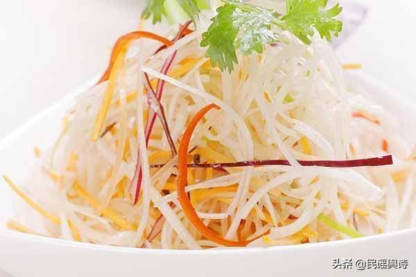 美食推荐:凉拌小白菜,嫩炒猪肝,凉拌山药丝,西红柿虾仁炒饭