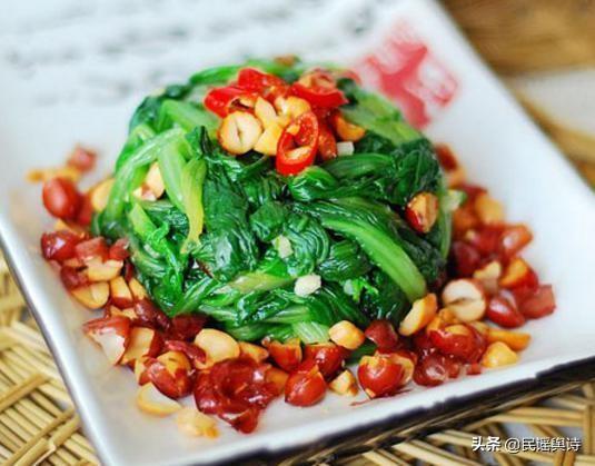 美食推荐:凉拌小白菜,嫩炒猪肝,凉拌山药丝,西红柿虾仁炒饭
