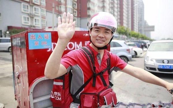 疫情期间,刘强东为何成为最大的成功者,连马云也只能自叹不如